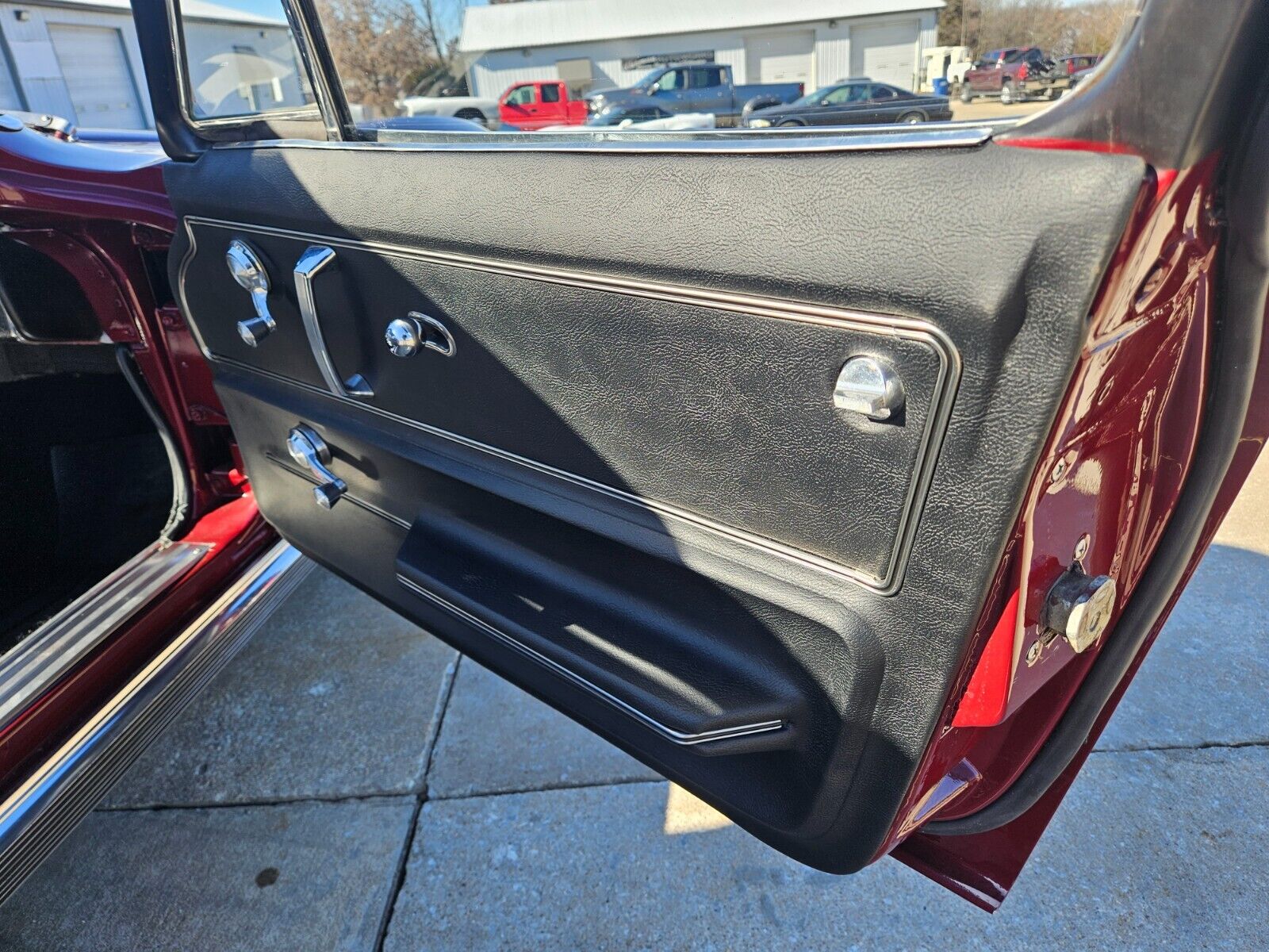 Chevrolet-Corvette-Coupe-1966-MILANO-MAROON-Black-94291-29