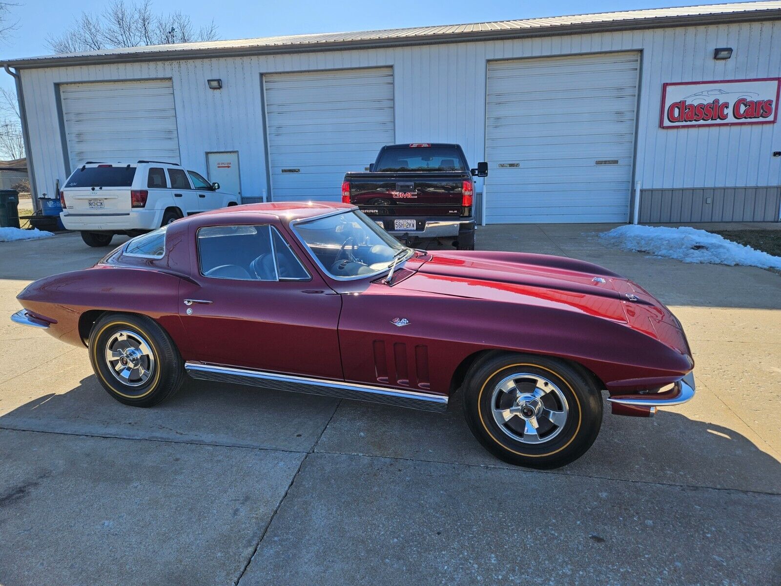 Chevrolet-Corvette-Coupe-1966-MILANO-MAROON-Black-94291-9