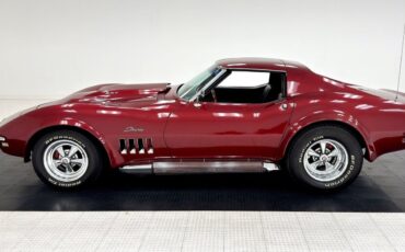 Chevrolet-Corvette-Coupe-1968-1