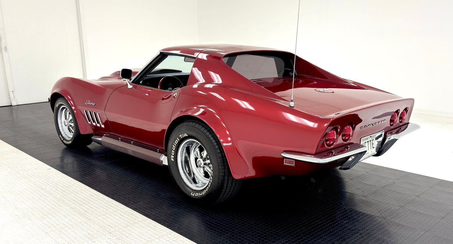 Chevrolet-Corvette-Coupe-1968-2