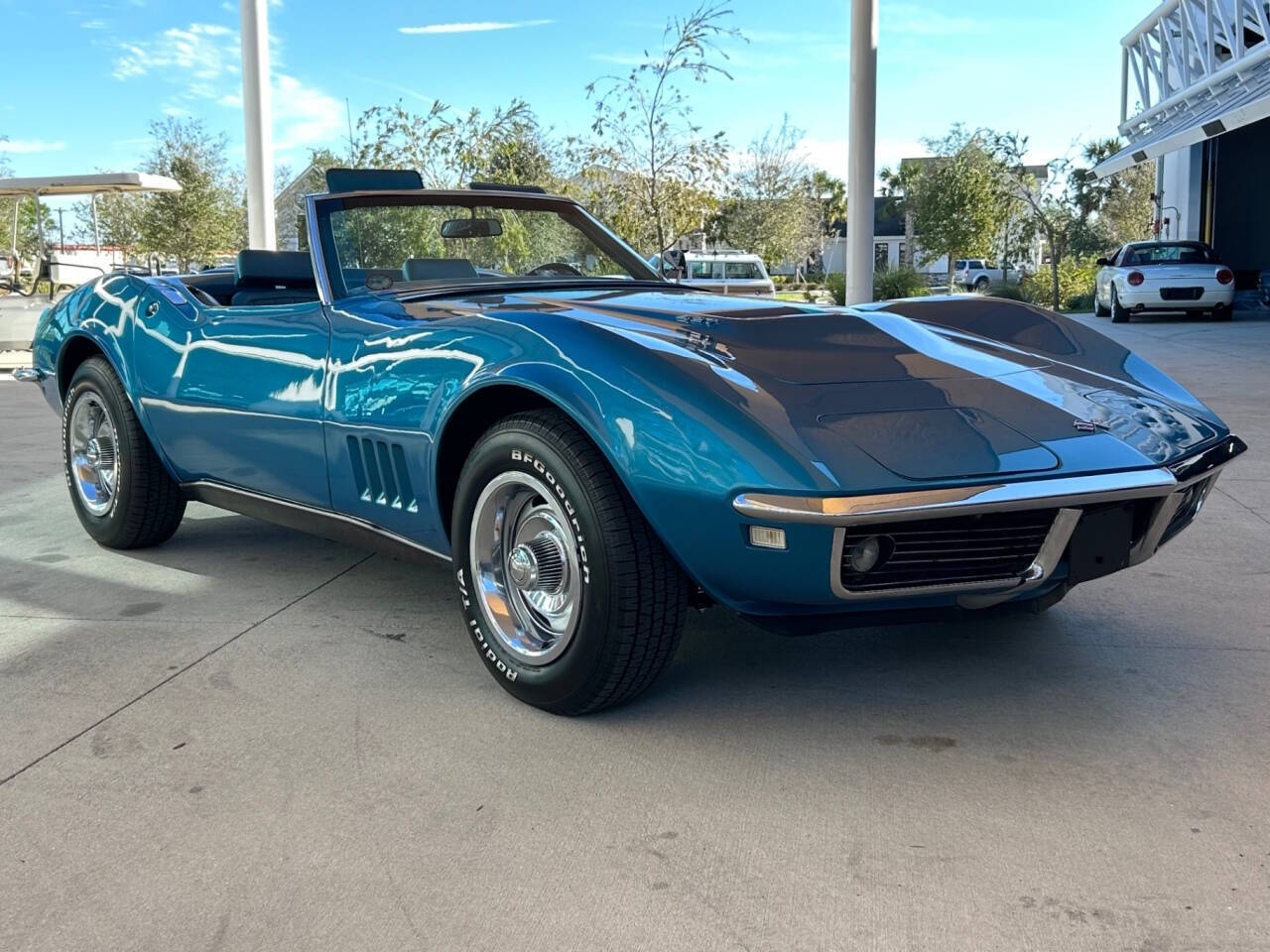 Chevrolet-Corvette-Coupe-1968-2