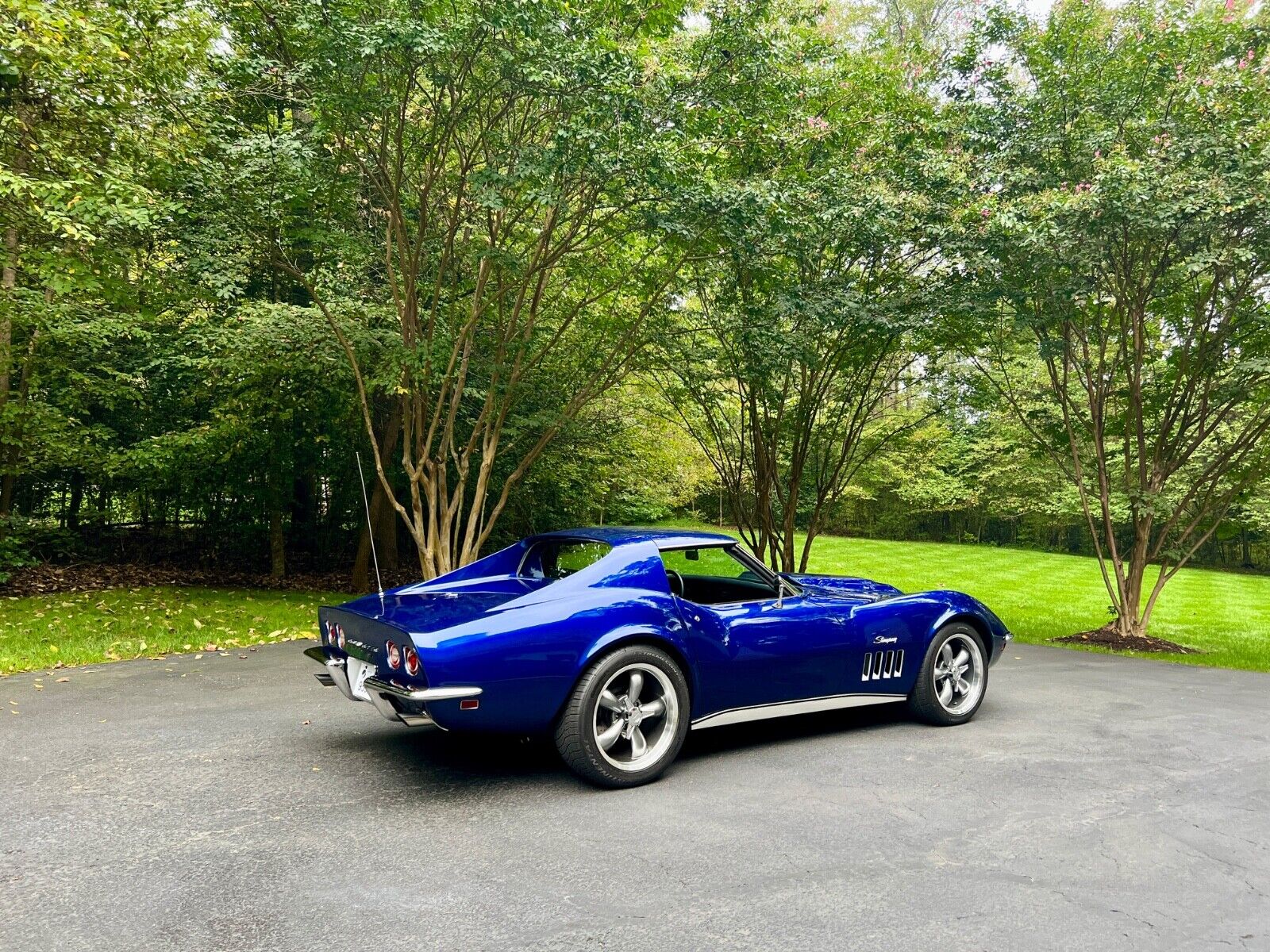 Chevrolet-Corvette-Coupe-1969-4