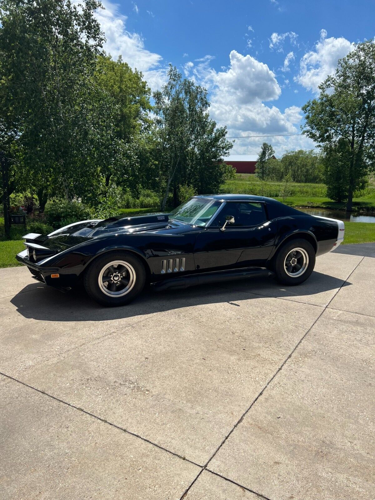 Chevrolet-Corvette-Coupe-1969-Black-Black-4828-2