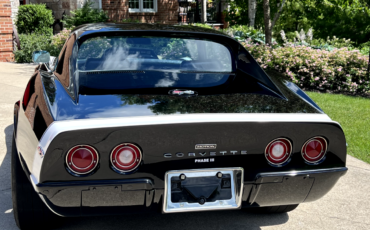 Chevrolet-Corvette-Coupe-1969-Black-Black-4828-4