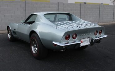 Chevrolet-Corvette-Coupe-1969-Silver-Gray-72250-13