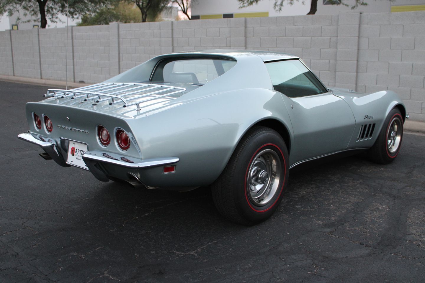 Chevrolet-Corvette-Coupe-1969-Silver-Gray-72250-14