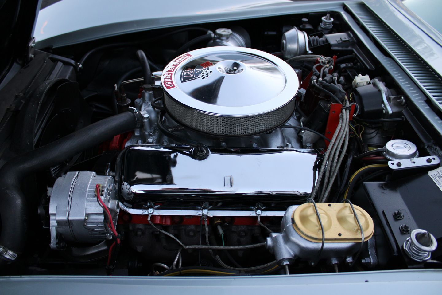 Chevrolet-Corvette-Coupe-1969-Silver-Gray-72250-16