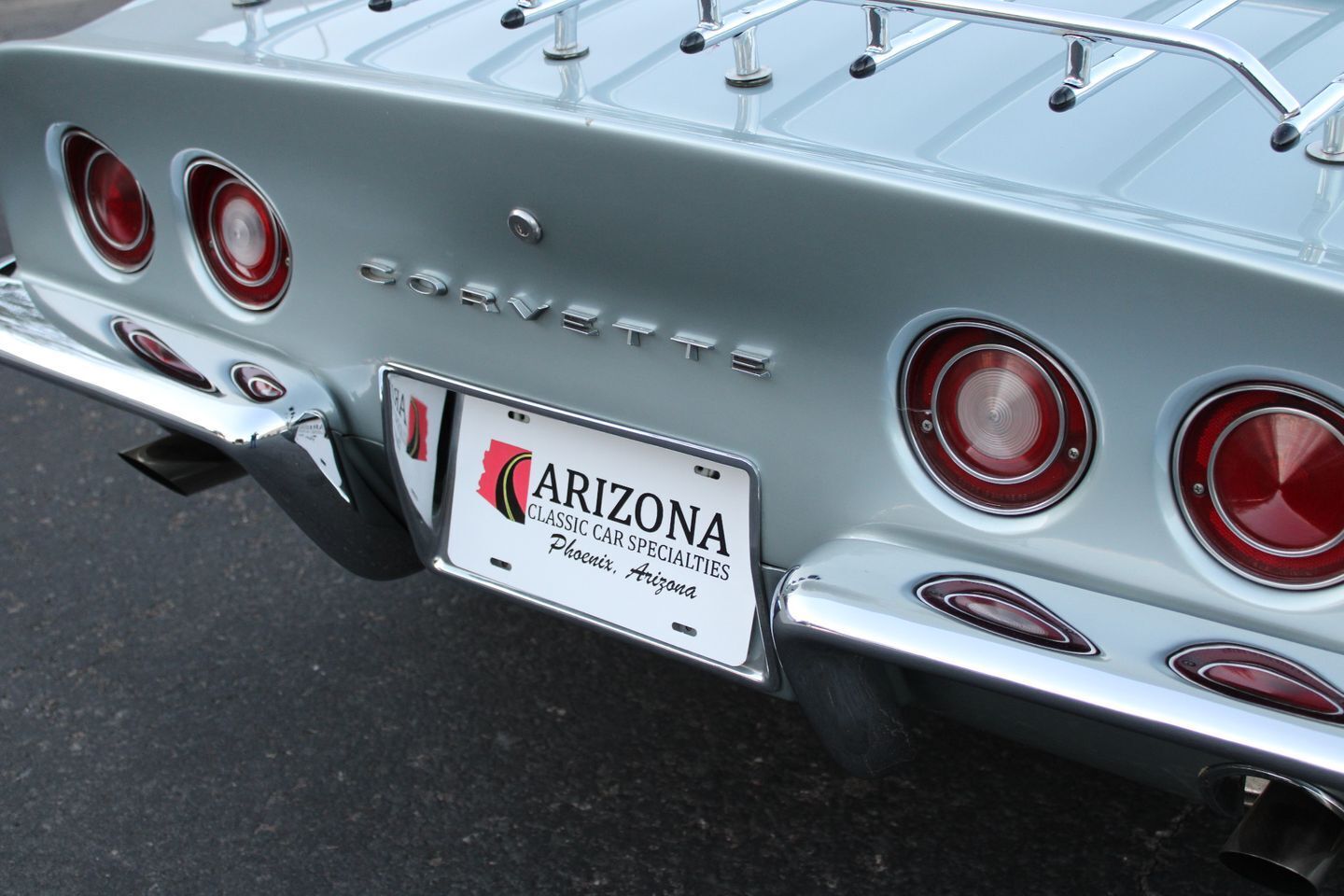 Chevrolet-Corvette-Coupe-1969-Silver-Gray-72250-3