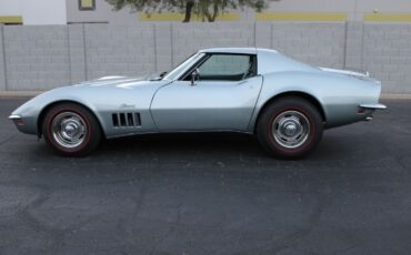 Chevrolet-Corvette-Coupe-1969-Silver-Gray-72250-5