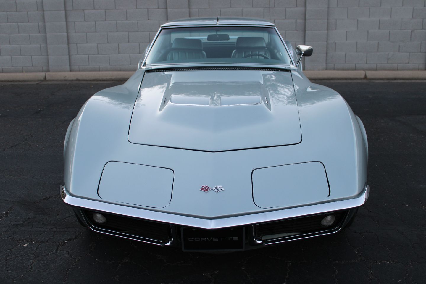 Chevrolet-Corvette-Coupe-1969-Silver-Gray-72250-7