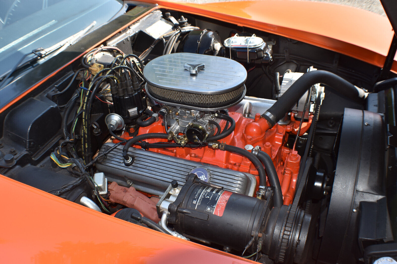 Chevrolet-Corvette-Coupe-1973-56327-14