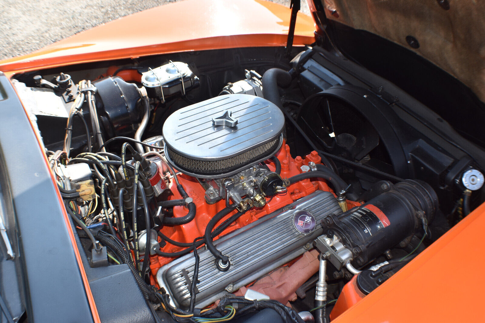 Chevrolet-Corvette-Coupe-1973-56327-15