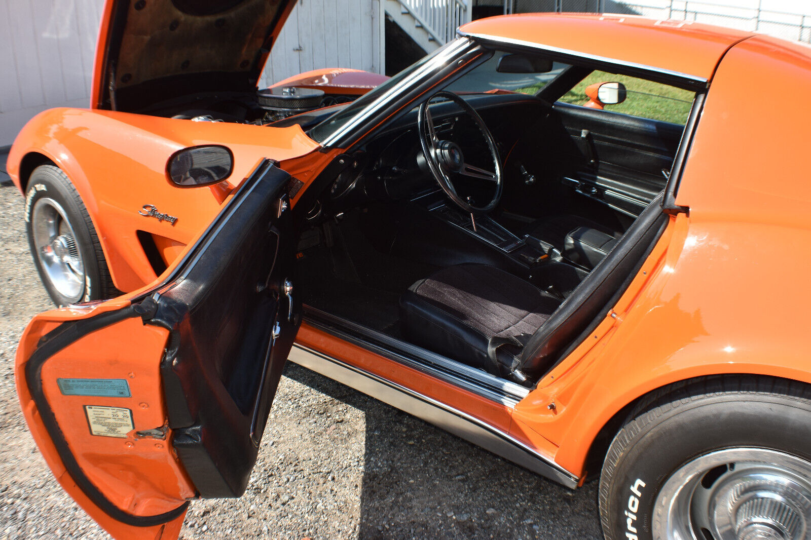 Chevrolet-Corvette-Coupe-1973-56327-16