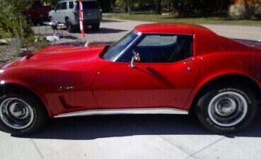 Chevrolet-Corvette-Coupe-1973-Red-Black-7895-2