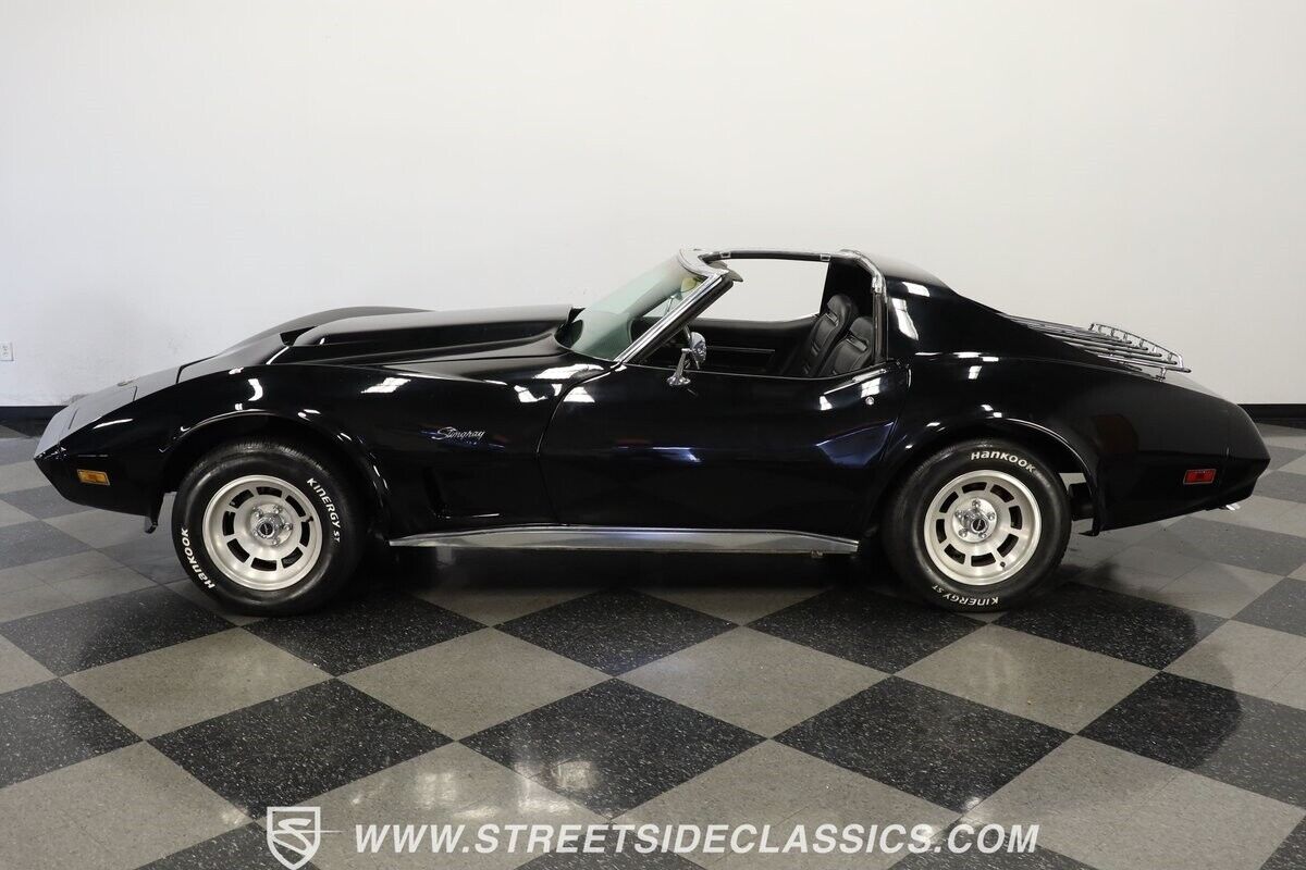 Chevrolet-Corvette-Coupe-1974-Black-Black-79244-2