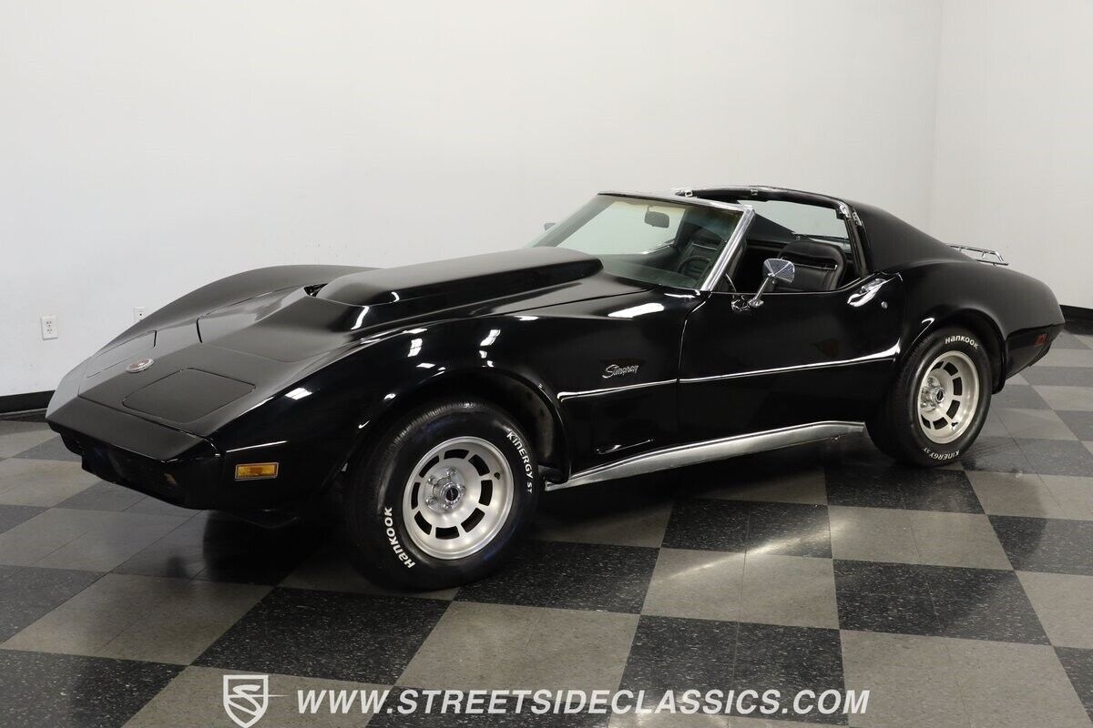 Chevrolet-Corvette-Coupe-1974-Black-Black-79244-5