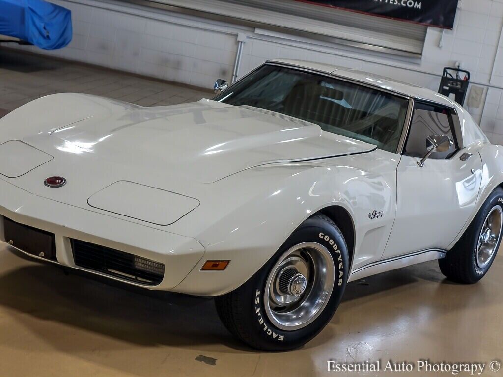 Chevrolet-Corvette-Coupe-1974-White-Black-167206-5