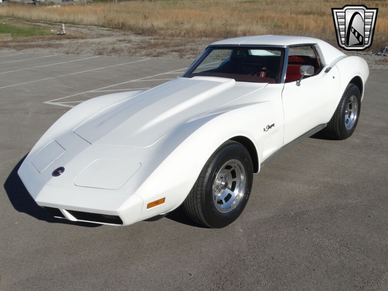 Chevrolet-Corvette-Coupe-1974-White-Maroon-169725-3