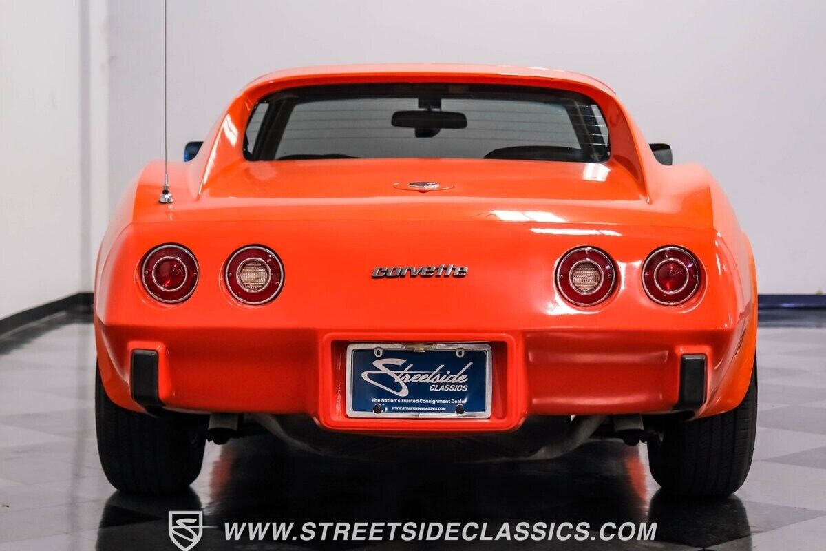 Chevrolet-Corvette-Coupe-1976-11