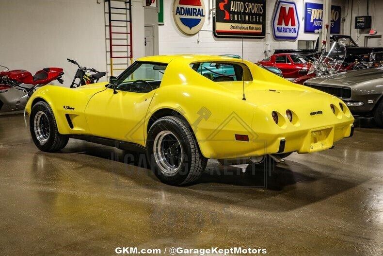 Chevrolet-Corvette-Coupe-1976-Yellow-Black-115309-10