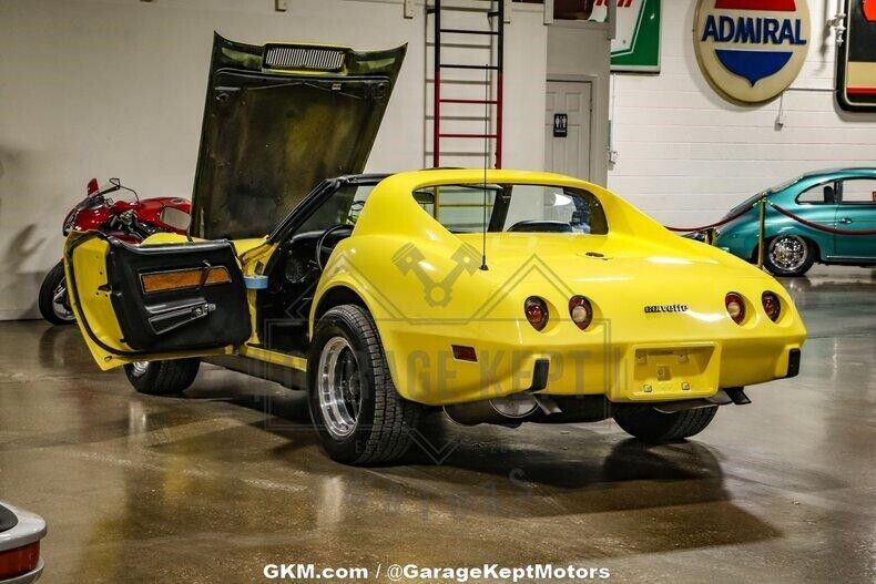 Chevrolet-Corvette-Coupe-1976-Yellow-Black-115309-2