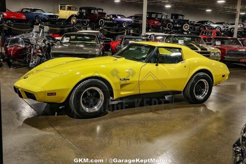 Chevrolet-Corvette-Coupe-1976-Yellow-Black-115309-8