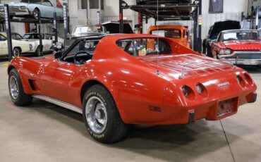 Chevrolet-Corvette-Coupe-1977-Red-Black-82513-5