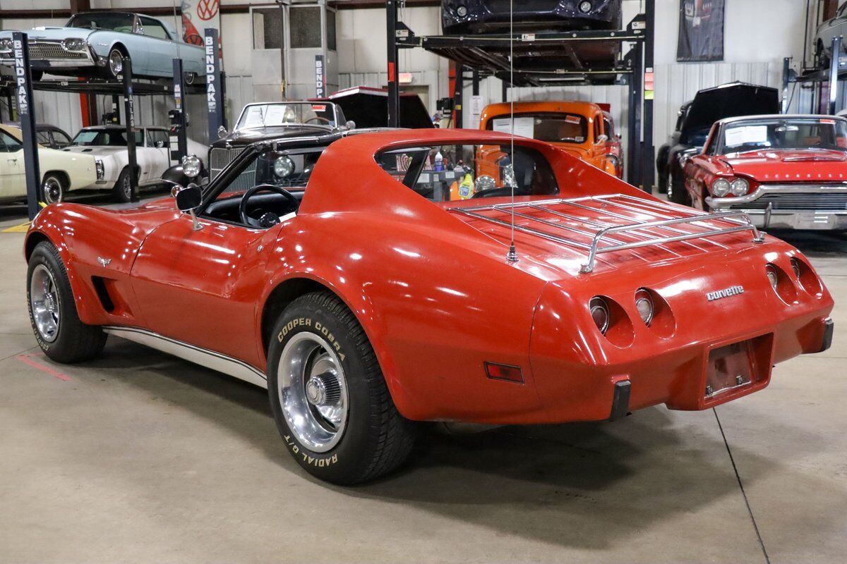 Chevrolet-Corvette-Coupe-1977-Red-Black-82513-5