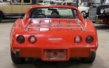 Chevrolet-Corvette-Coupe-1977-Red-Black-82513-6