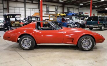 Chevrolet-Corvette-Coupe-1977-Red-Black-82513-9