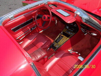 Chevrolet-Corvette-Coupe-1977-Red-Red-249448-1