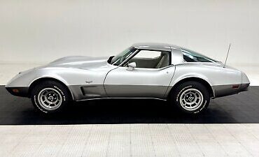 Chevrolet-Corvette-Coupe-1978-1