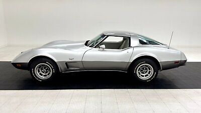 Chevrolet-Corvette-Coupe-1978-1