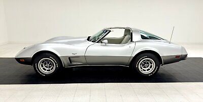 Chevrolet-Corvette-Coupe-1978-2