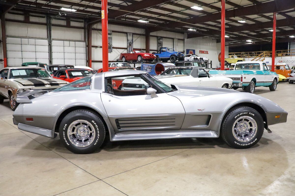 Chevrolet-Corvette-Coupe-1978-9