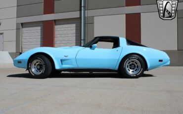 Chevrolet-Corvette-Coupe-1979-Blue-Blue-85783-3