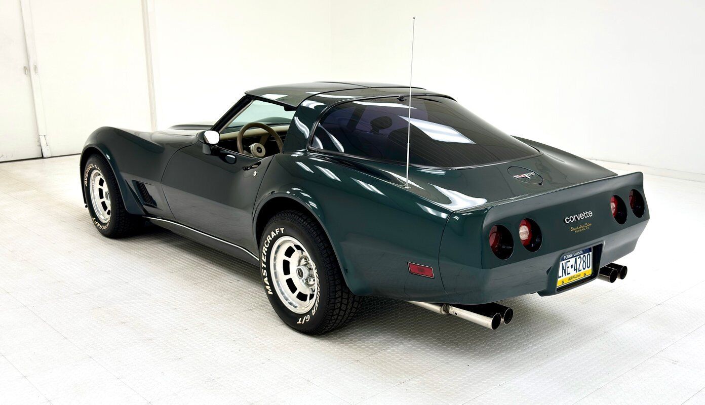 Chevrolet-Corvette-Coupe-1980-3