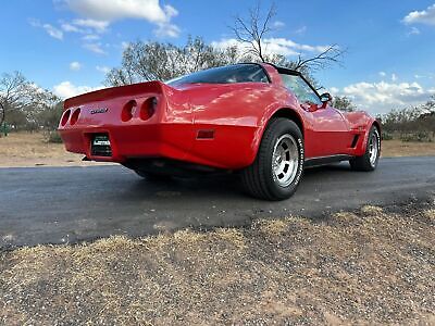 Chevrolet-Corvette-Coupe-1980-3