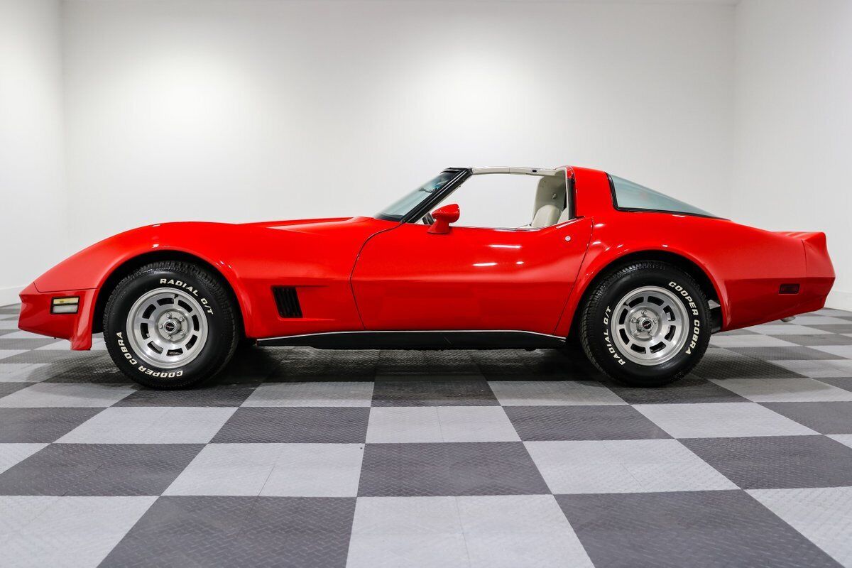 Chevrolet-Corvette-Coupe-1980-5