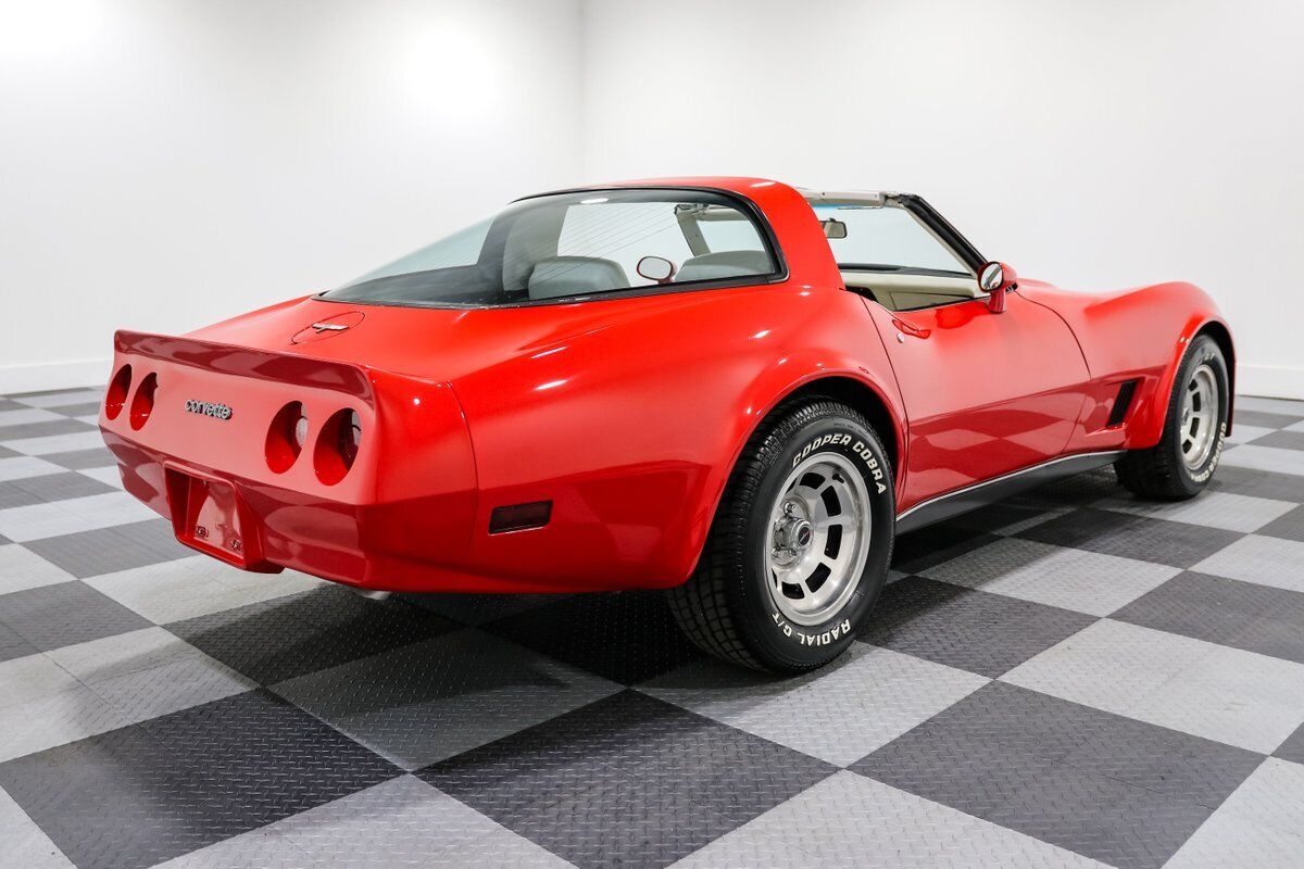 Chevrolet-Corvette-Coupe-1980-9