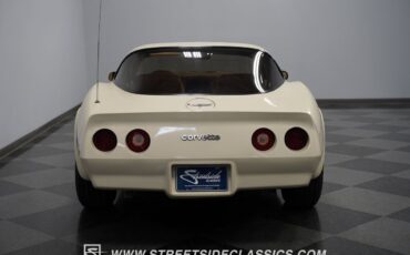 Chevrolet-Corvette-Coupe-1980-Frost-Beige-Tan-131145-9