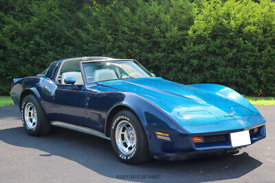 Chevrolet-Corvette-Coupe-1981-11