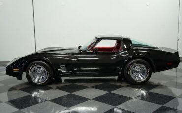 Chevrolet-Corvette-Coupe-1981-2