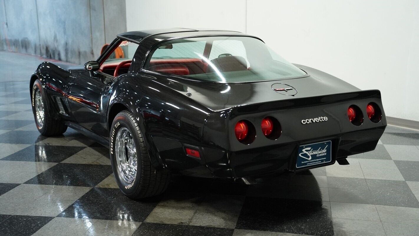 Chevrolet-Corvette-Coupe-1981-8