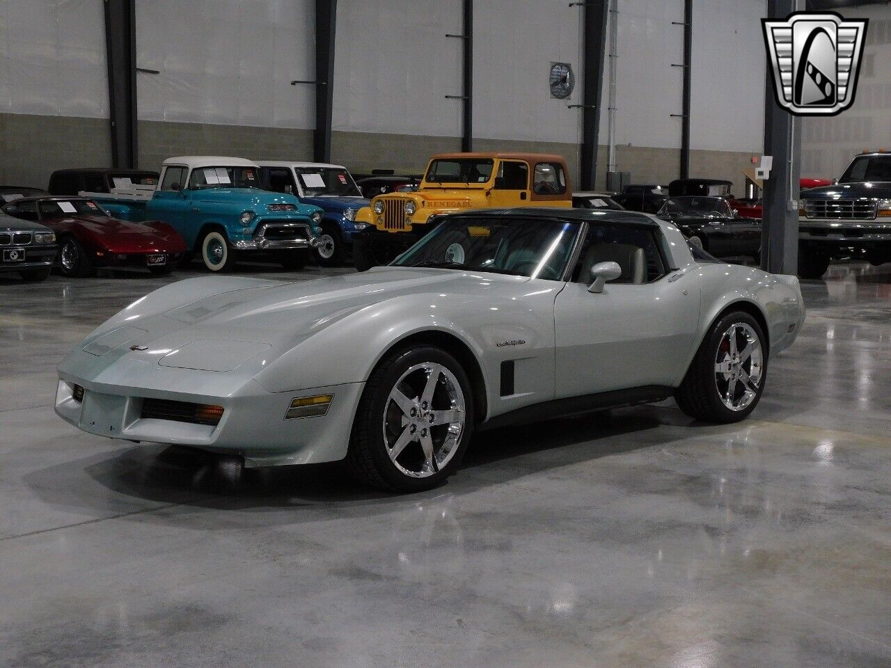 Chevrolet-Corvette-Coupe-1982-2