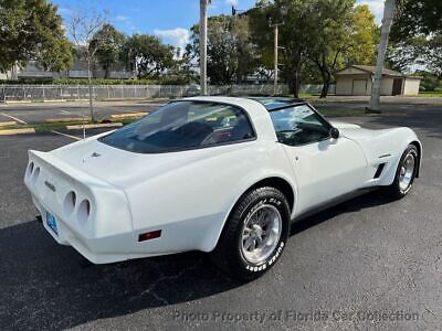 Chevrolet-Corvette-Coupe-1982-3