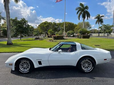 Chevrolet-Corvette-Coupe-1982-4