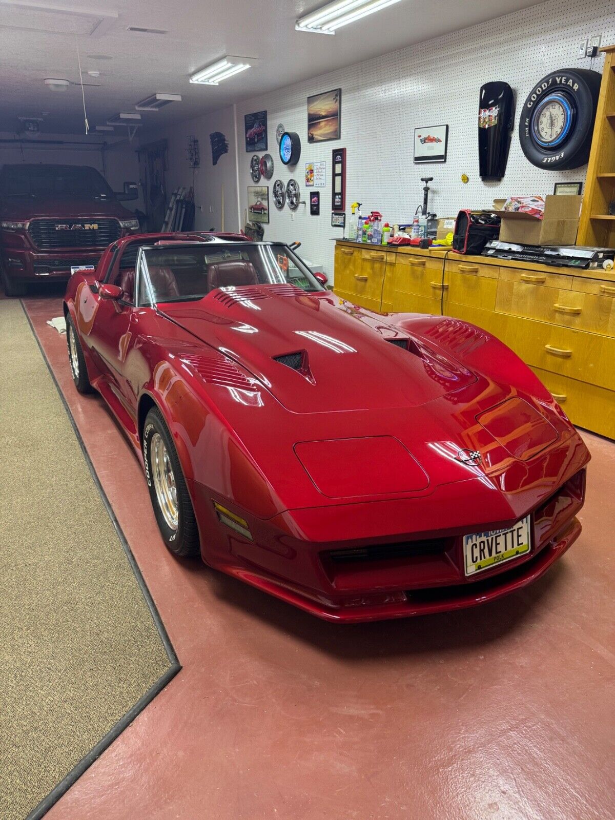 Chevrolet-Corvette-Coupe-1982-4