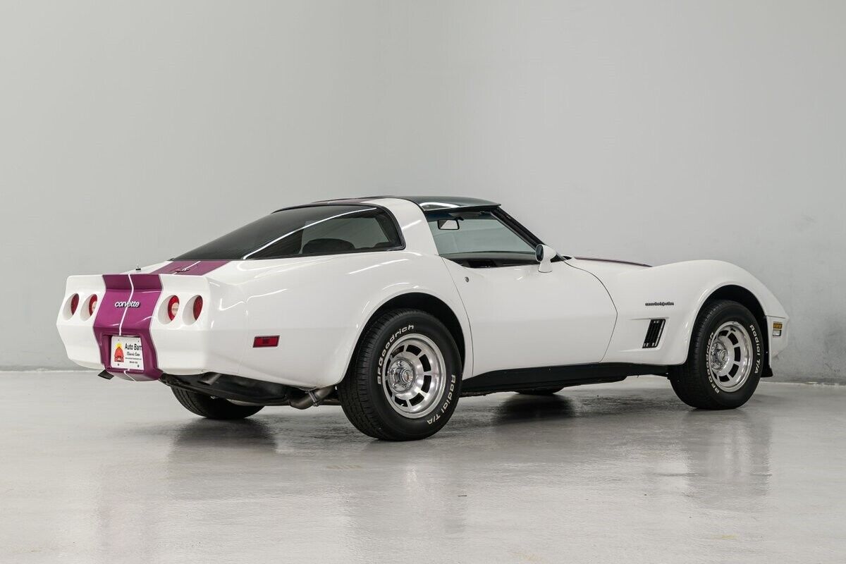 Chevrolet-Corvette-Coupe-1982-6