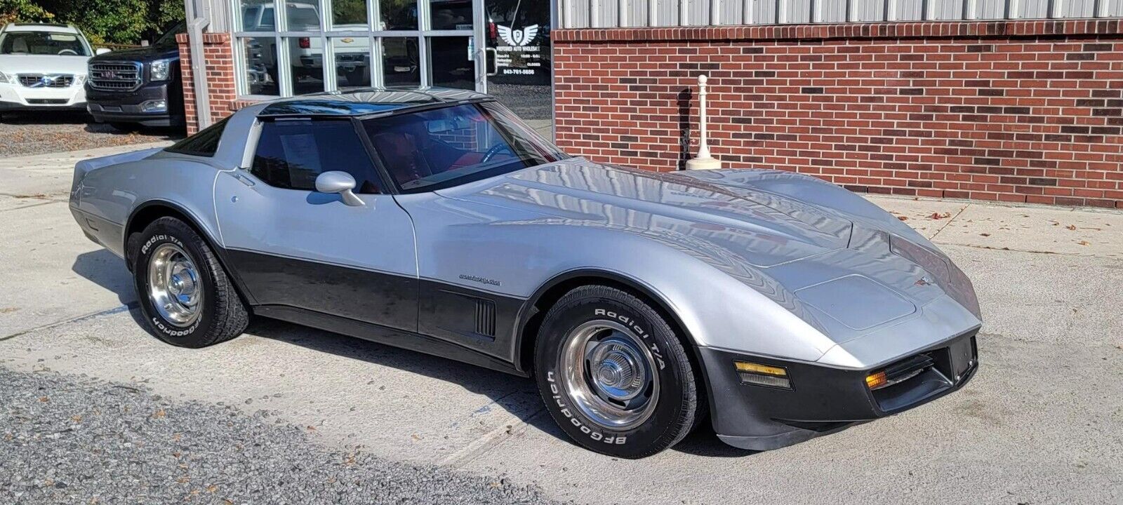 Chevrolet-Corvette-Coupe-1982-6